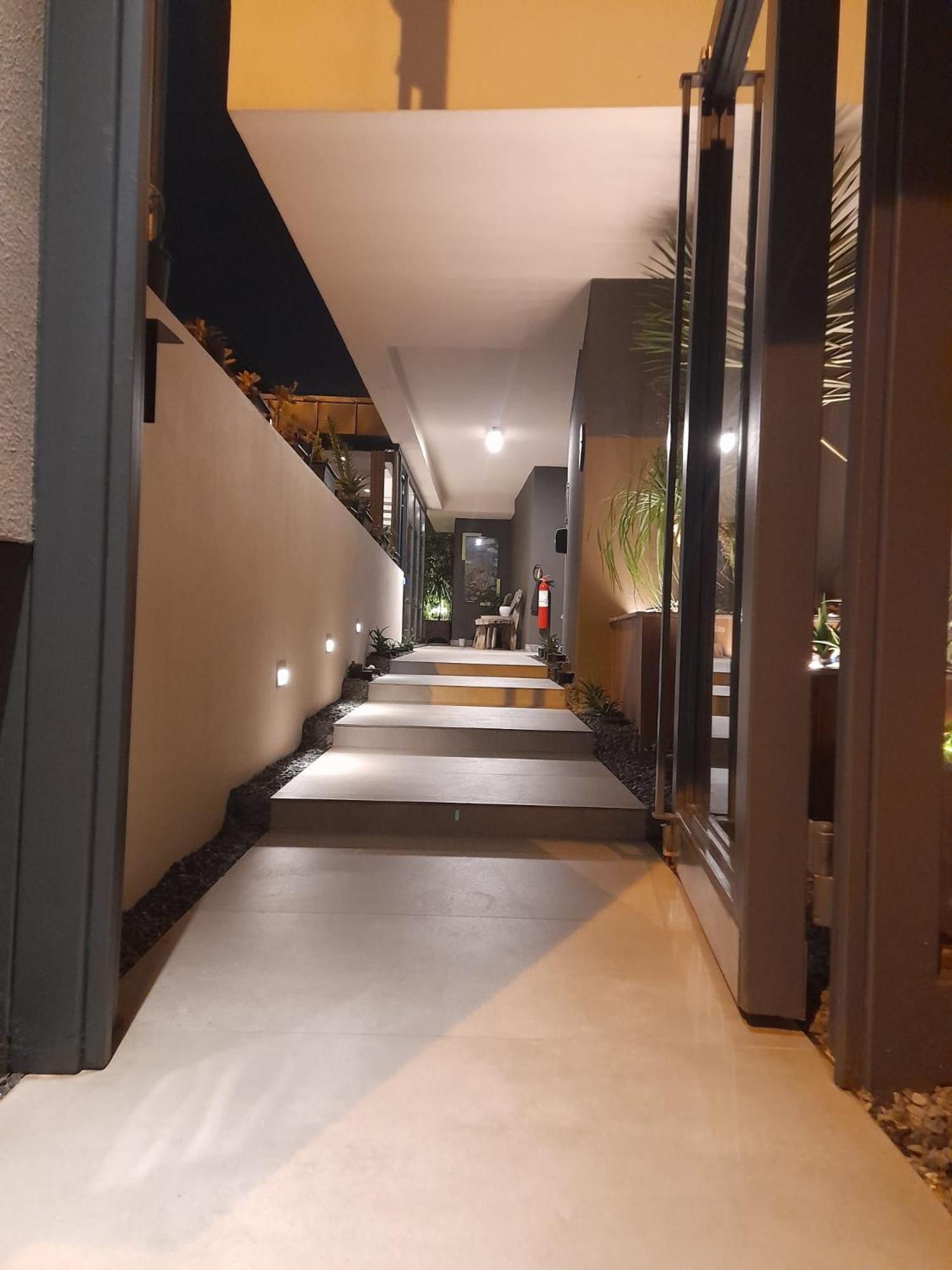 Z-suites Aparthotel *