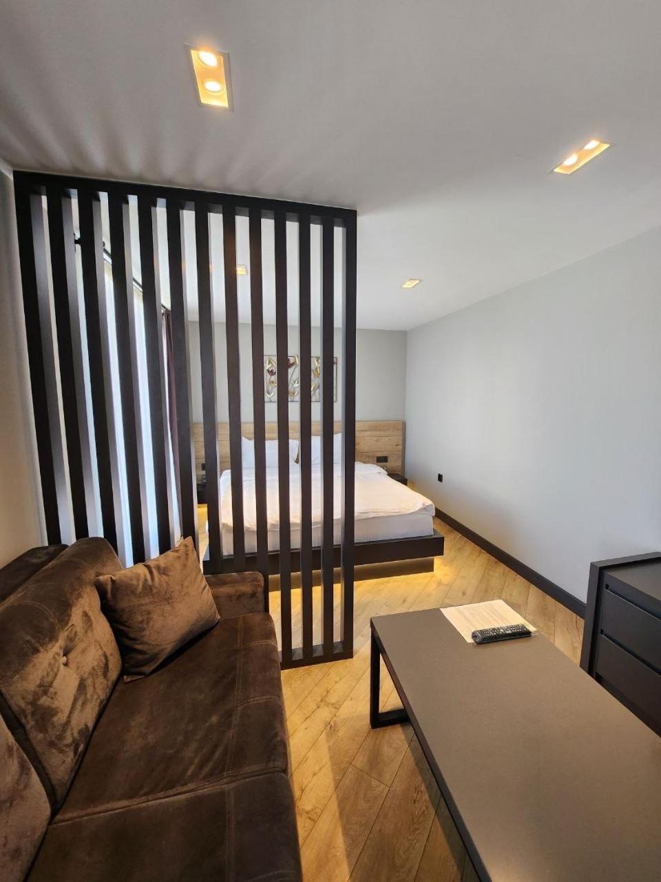 Z-suites Aparthotel *